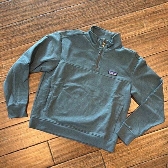 Patagonia Tops - Patagonia Blue / green Zip Up Sweatshirt